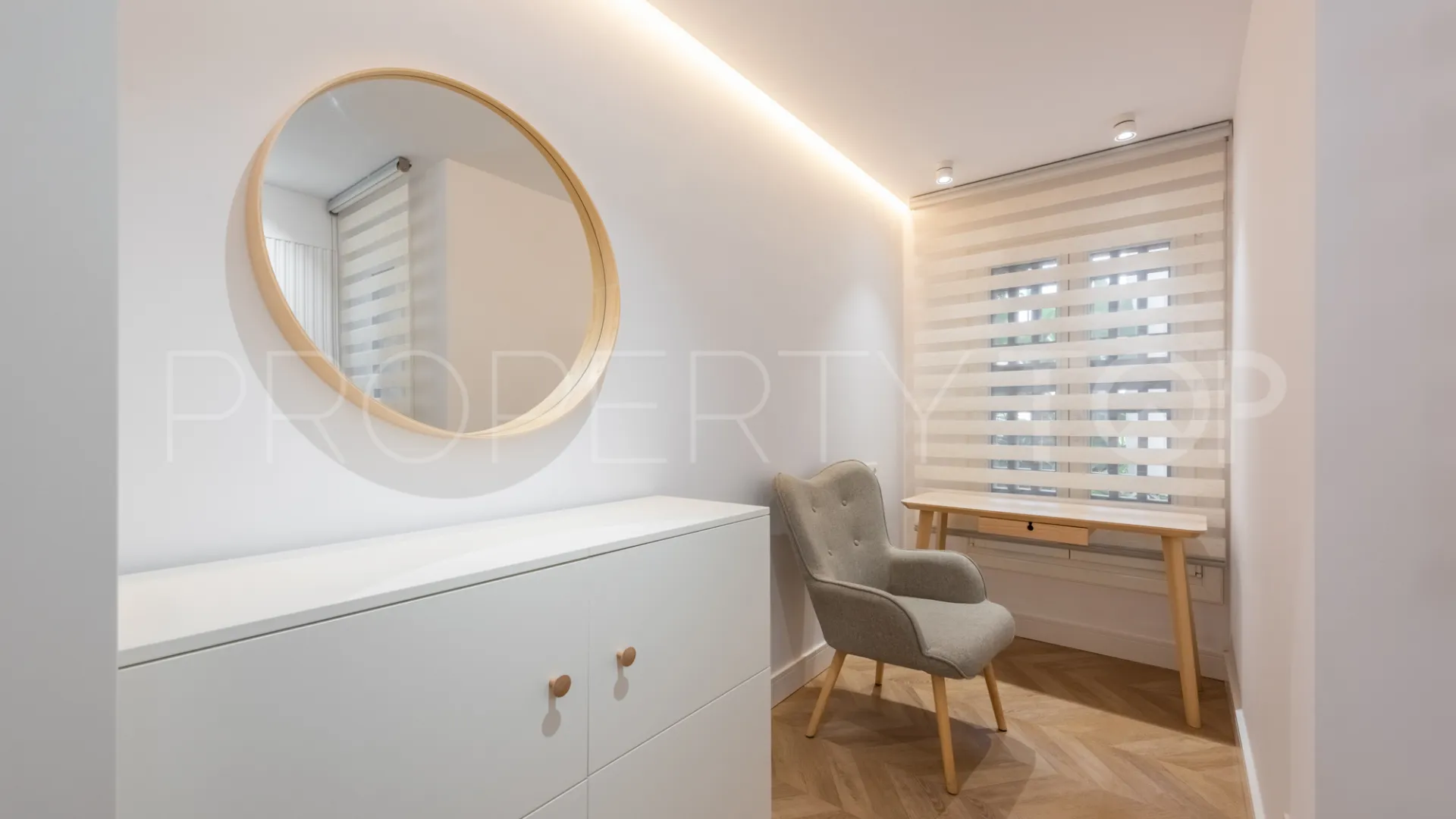 For sale ground floor apartment with 3 bedrooms in Bahía del Velerín