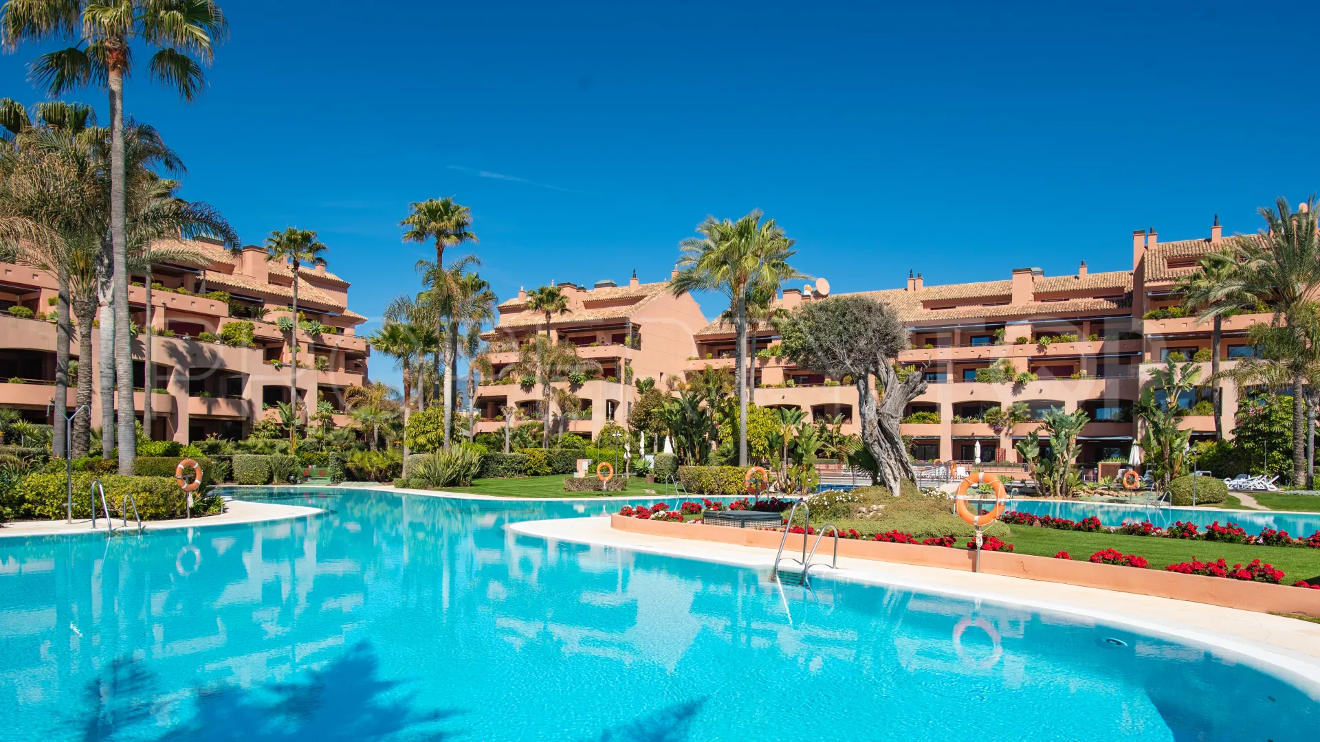 Comprar apartamento planta baja con 2 dormitorios en Malibu