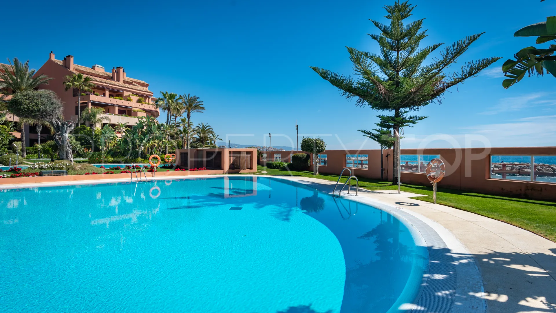 Comprar apartamento planta baja con 2 dormitorios en Malibu