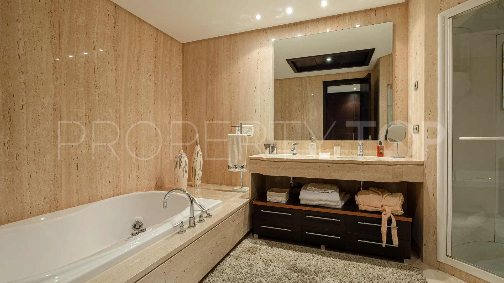 Ground floor apartment with 2 bedrooms for sale in Malibu