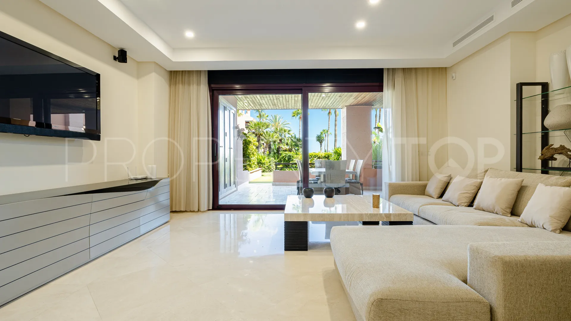 Ground floor apartment with 2 bedrooms for sale in Malibu