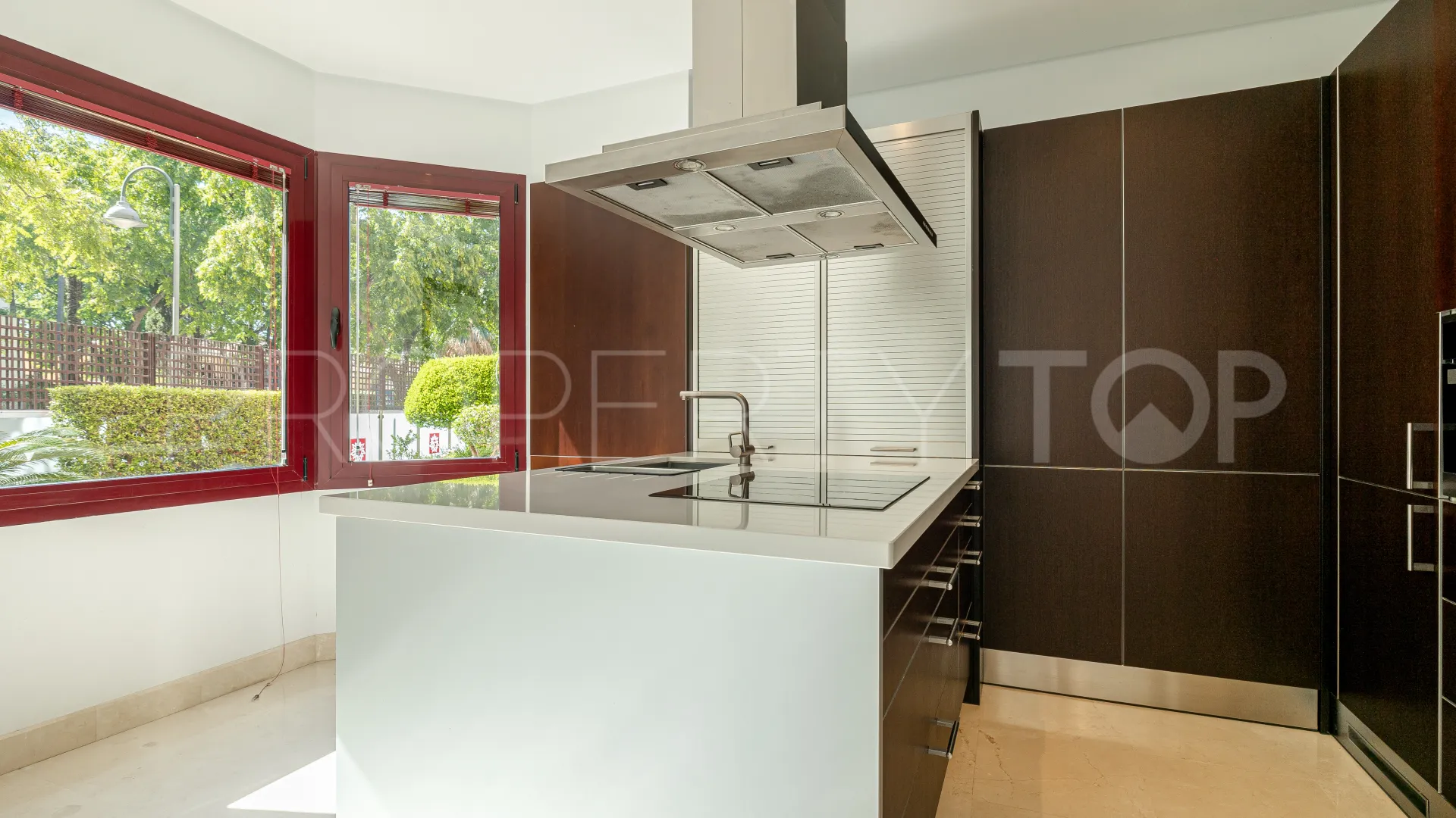 Ground floor apartment with 2 bedrooms for sale in Malibu