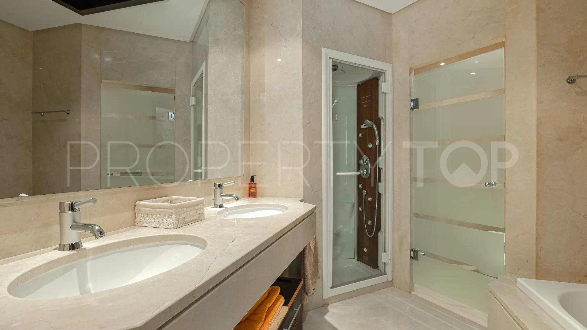 Ground floor apartment with 2 bedrooms for sale in Malibu