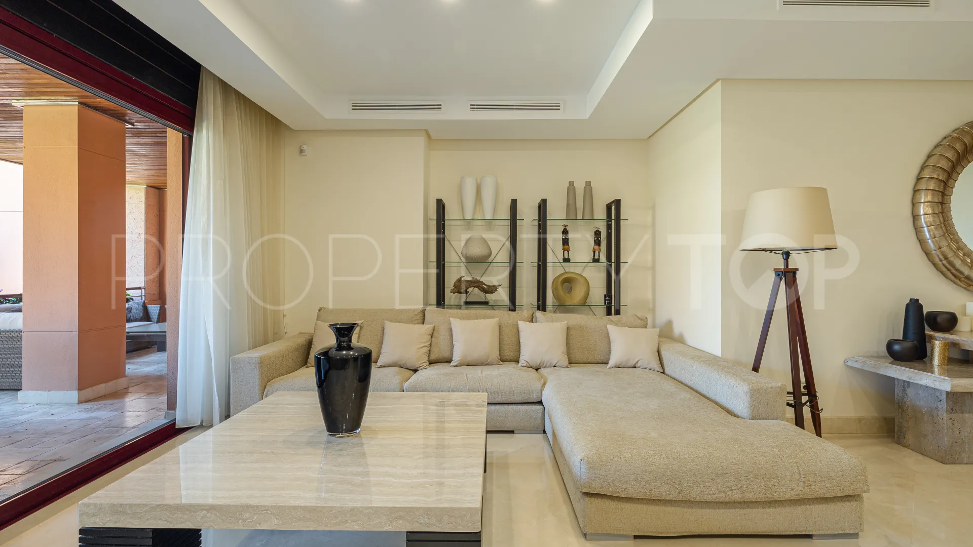 Ground floor apartment with 2 bedrooms for sale in Malibu
