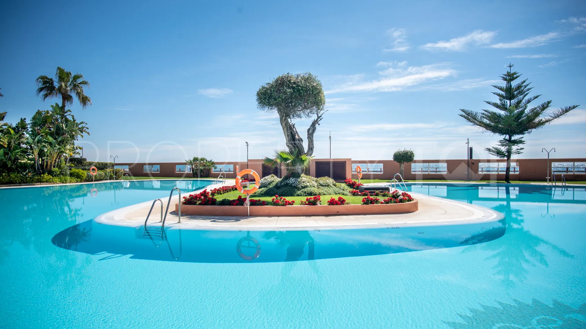 Comprar apartamento planta baja con 2 dormitorios en Malibu