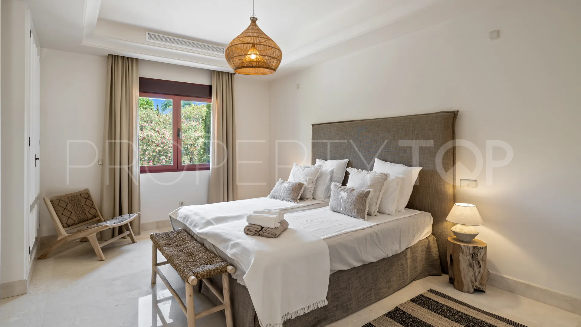 Villa with 5 bedrooms for sale in La Alzambra