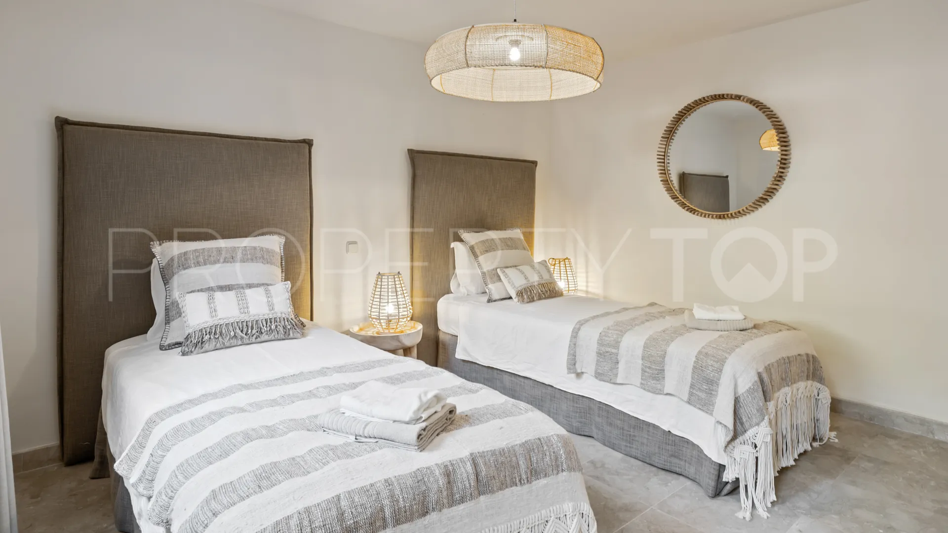 Villa with 5 bedrooms for sale in La Alzambra