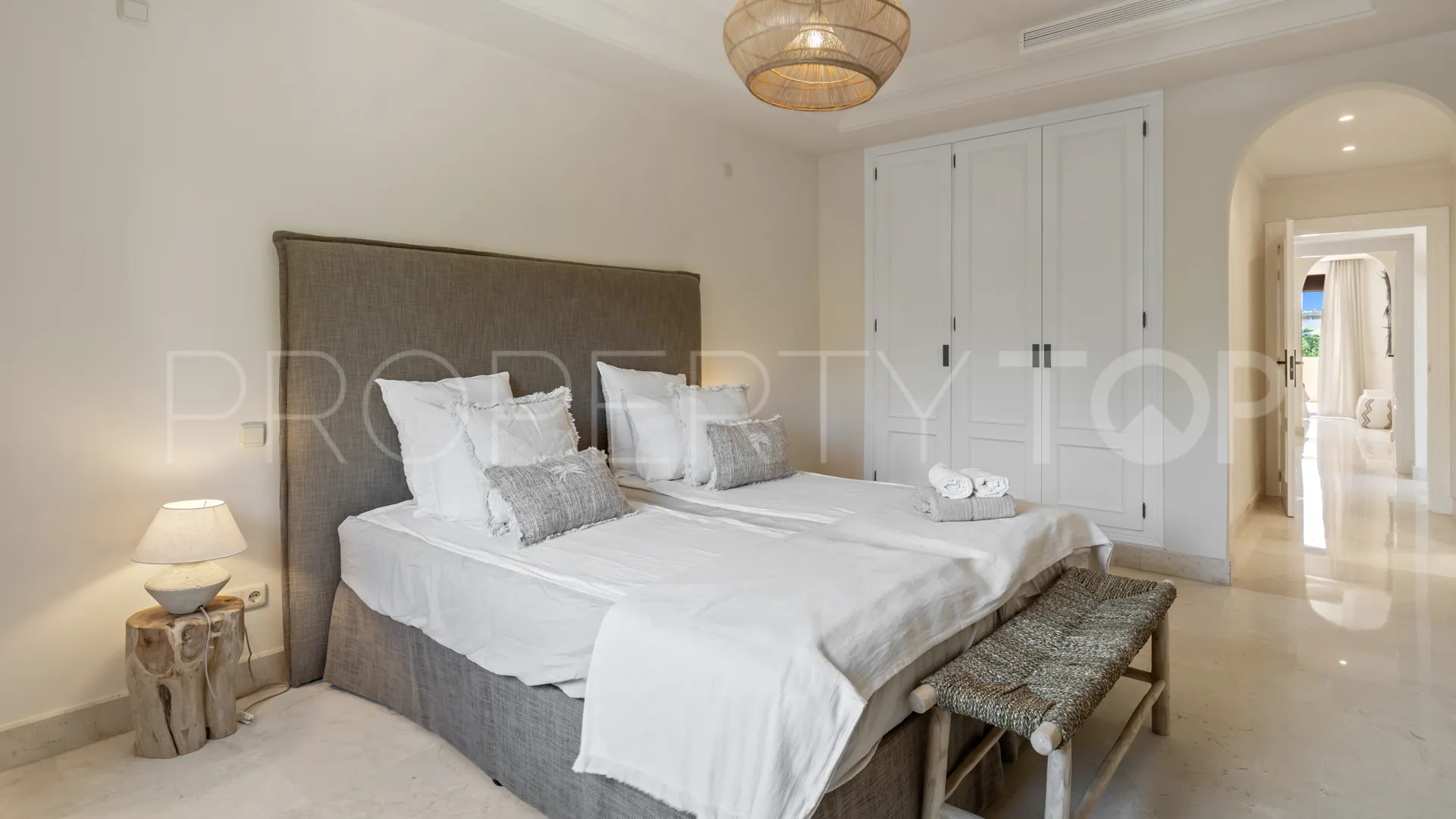 Villa with 5 bedrooms for sale in La Alzambra