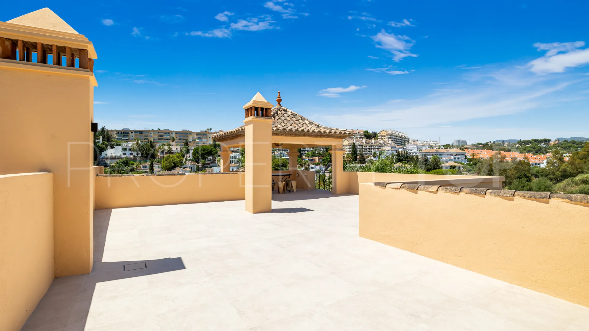Villa with 5 bedrooms for sale in La Alzambra