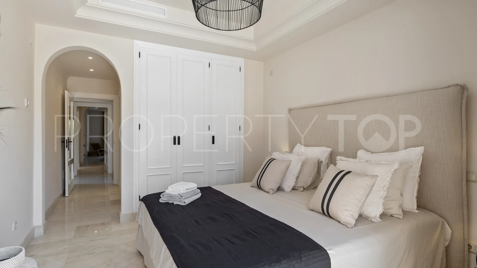 Villa with 5 bedrooms for sale in La Alzambra