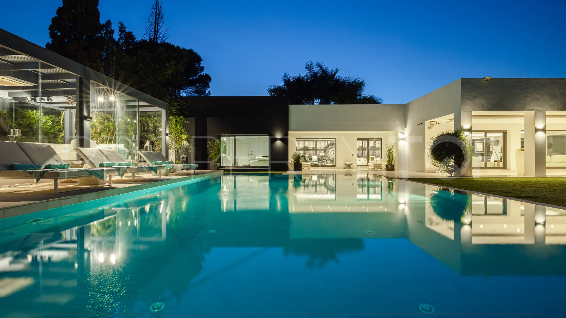 For sale Las Brisas 7 bedrooms villa