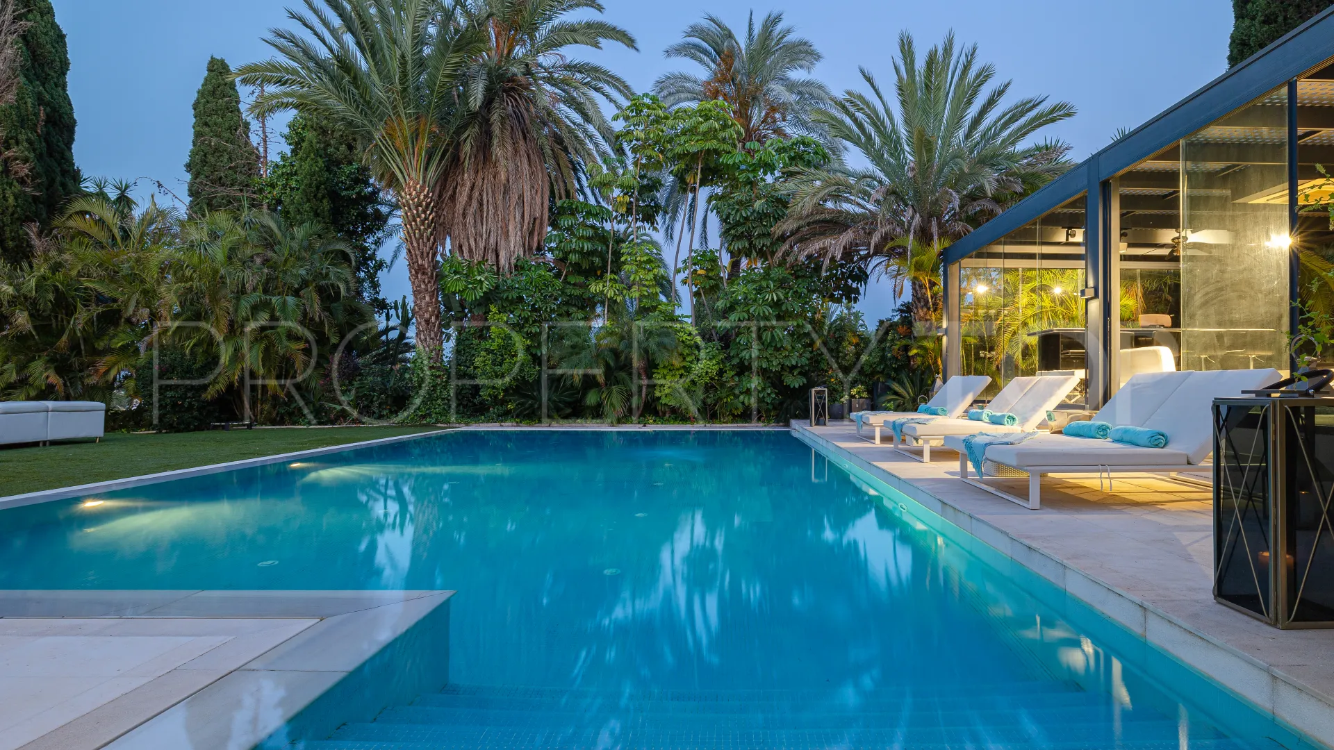 For sale Las Brisas 7 bedrooms villa