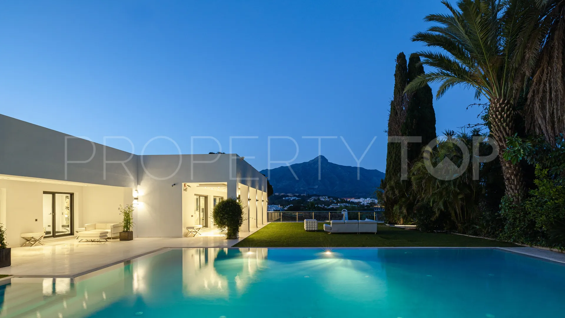 For sale Las Brisas 7 bedrooms villa