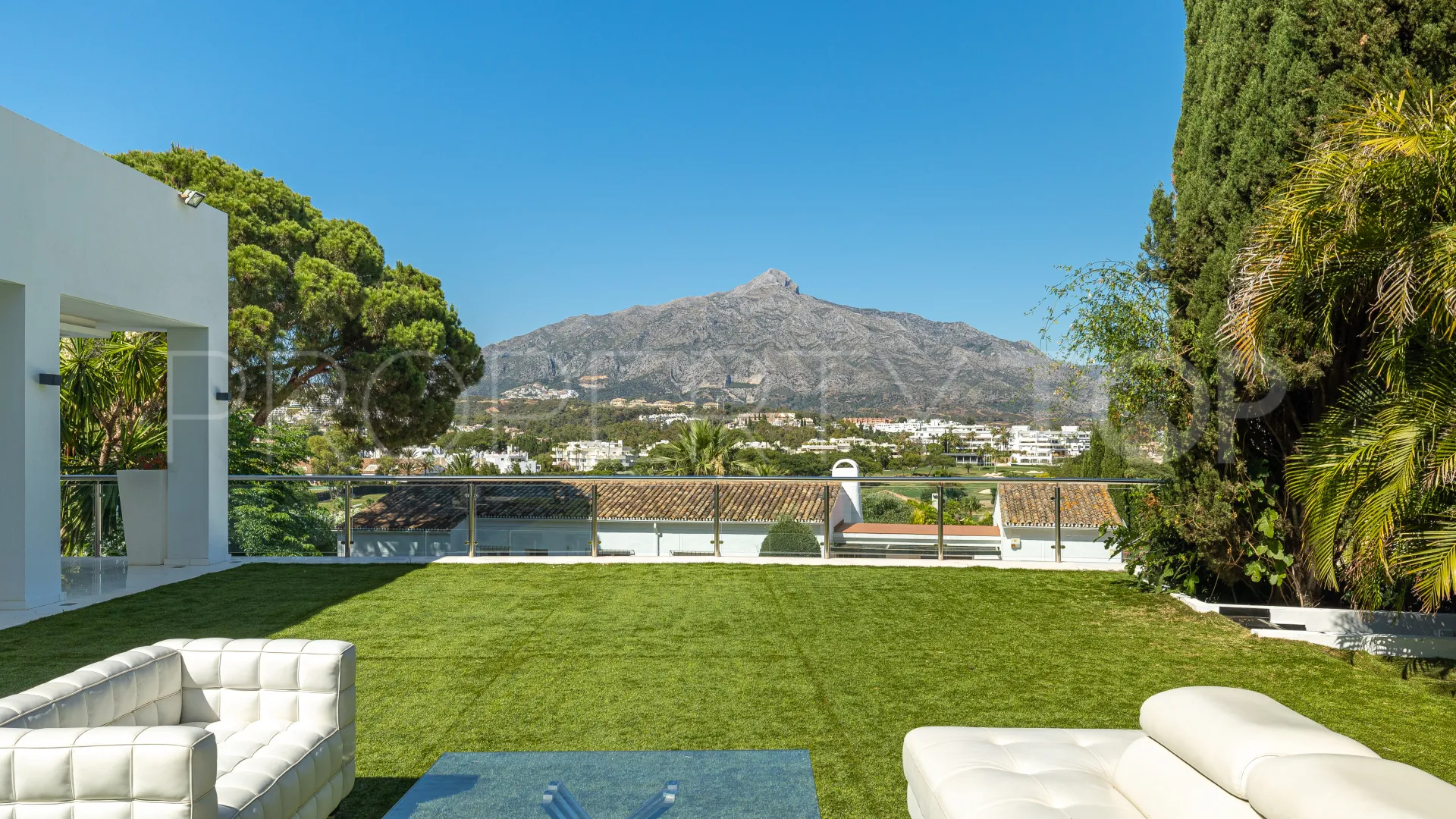 For sale Las Brisas 7 bedrooms villa
