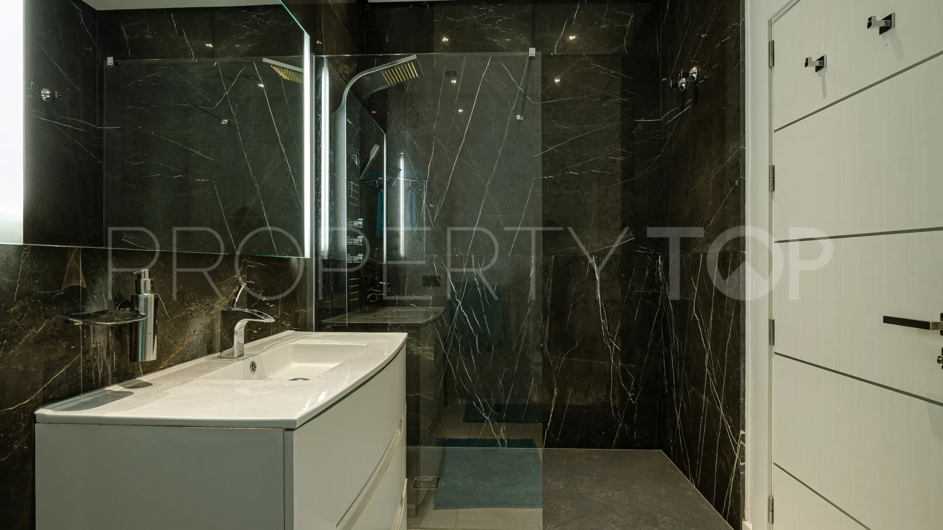 For sale Las Brisas 7 bedrooms villa