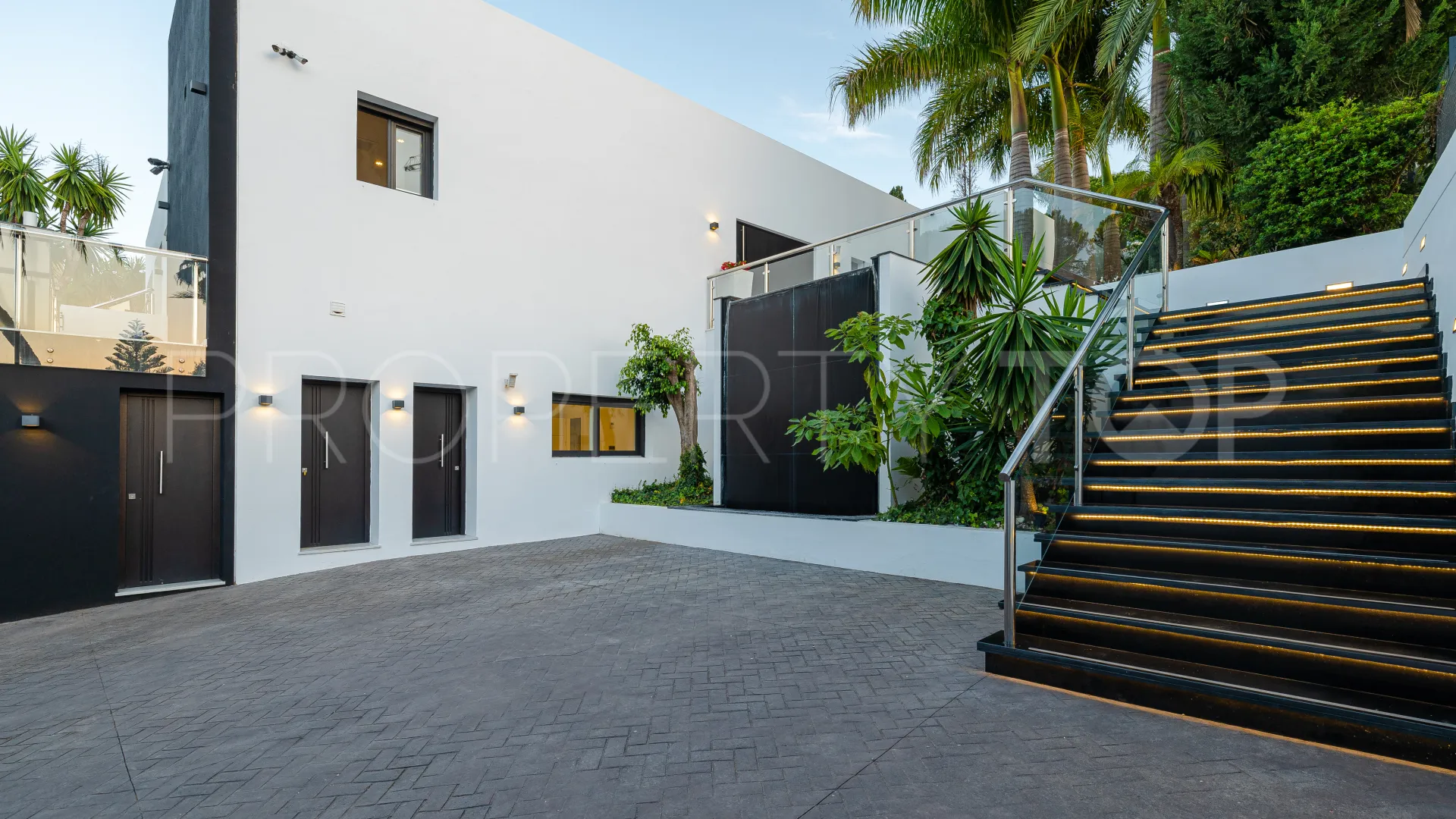 For sale Las Brisas 7 bedrooms villa
