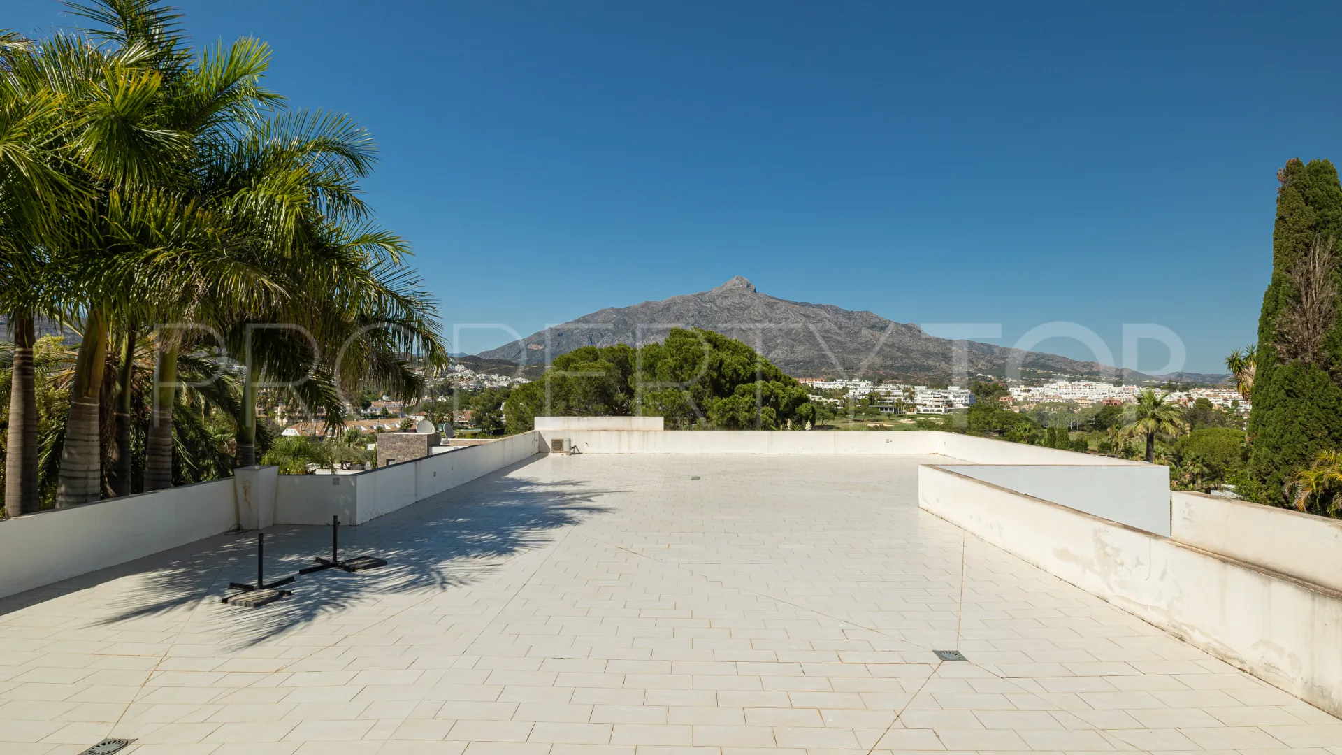 For sale Las Brisas 7 bedrooms villa
