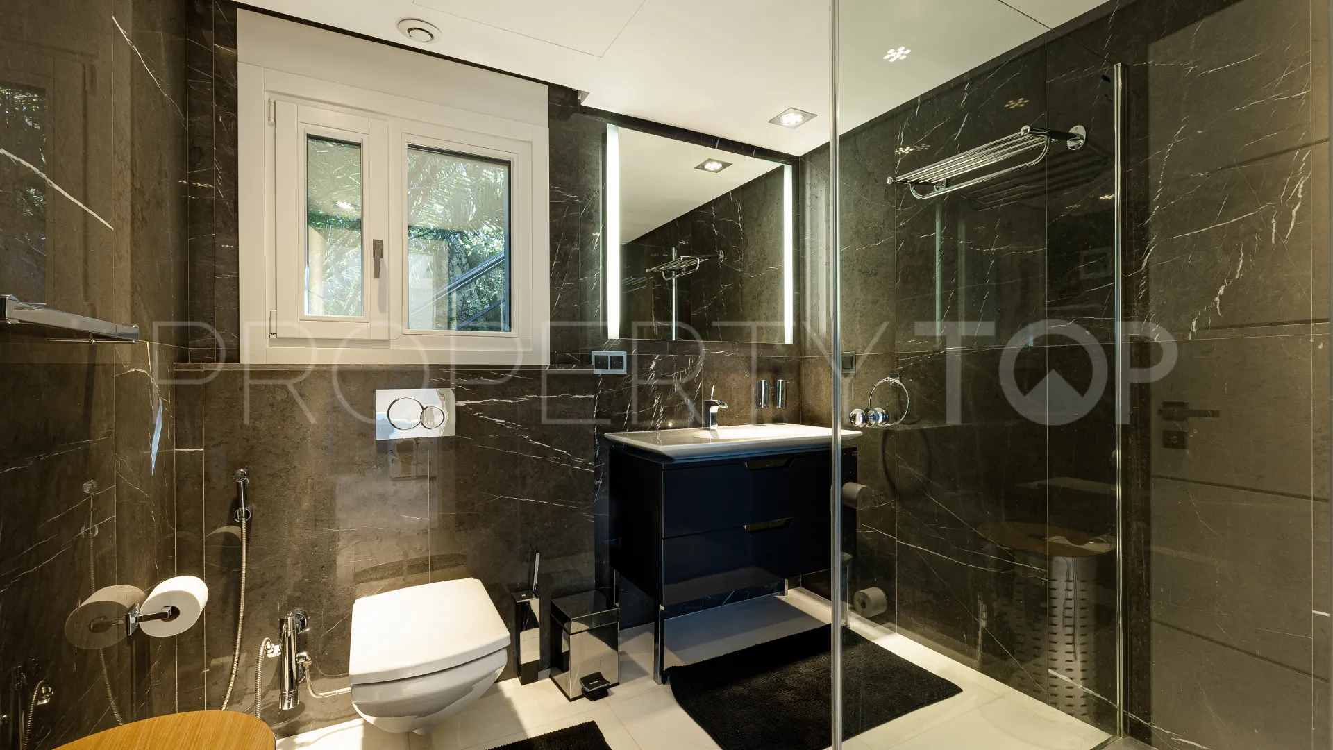 For sale Las Brisas 7 bedrooms villa