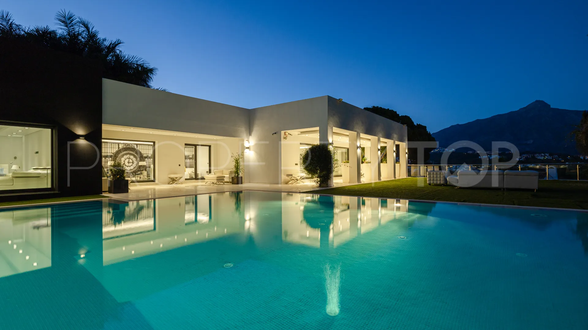 For sale Las Brisas 7 bedrooms villa