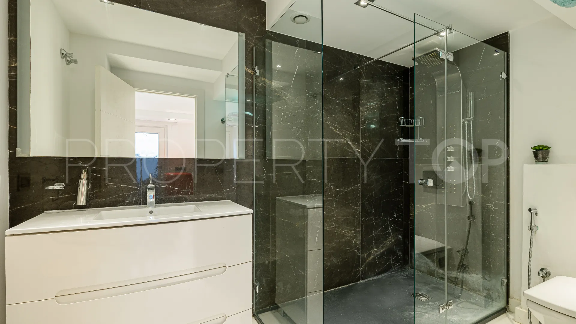 For sale Las Brisas 7 bedrooms villa