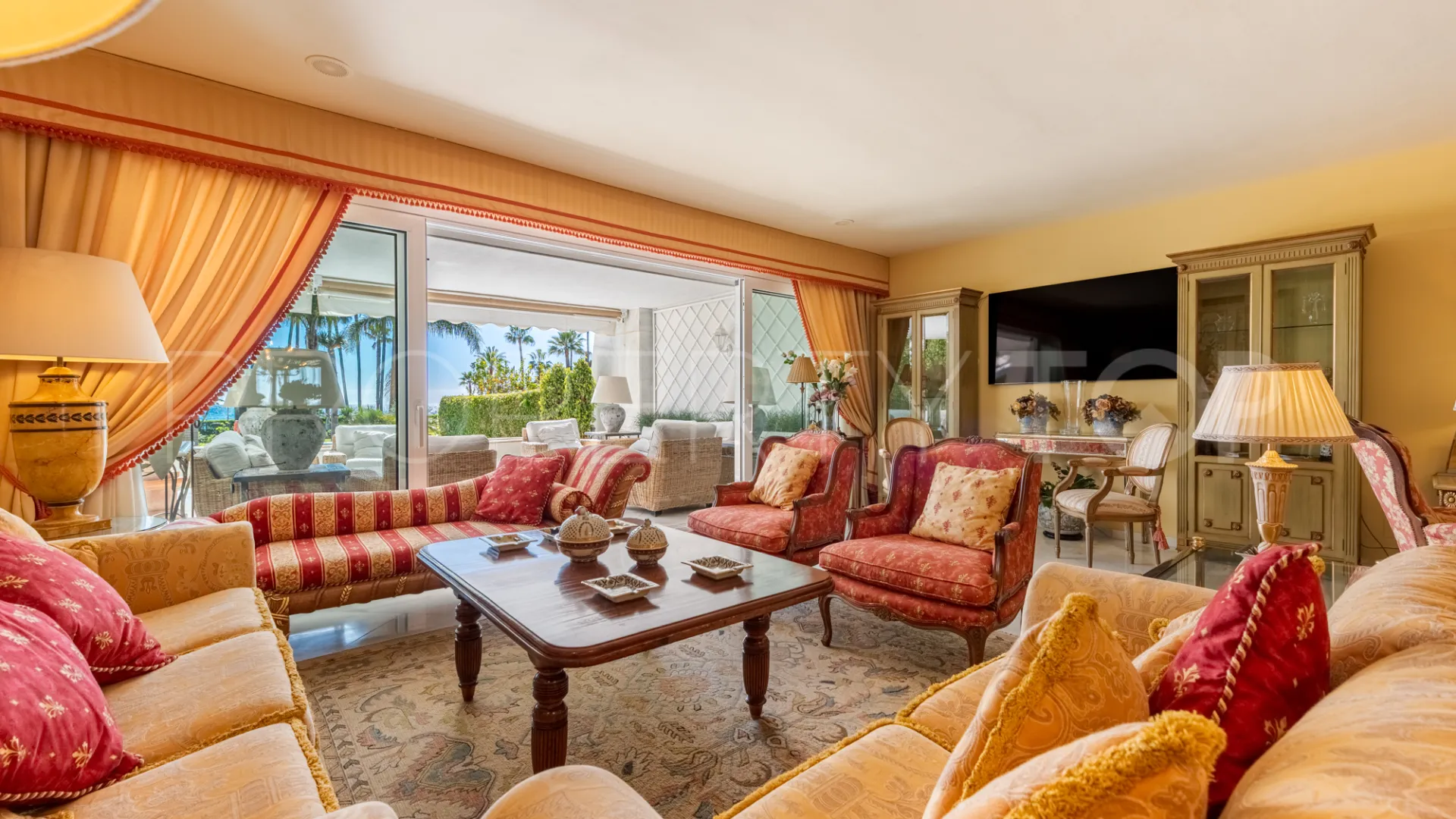 Apartamento planta baja en venta en Los Granados