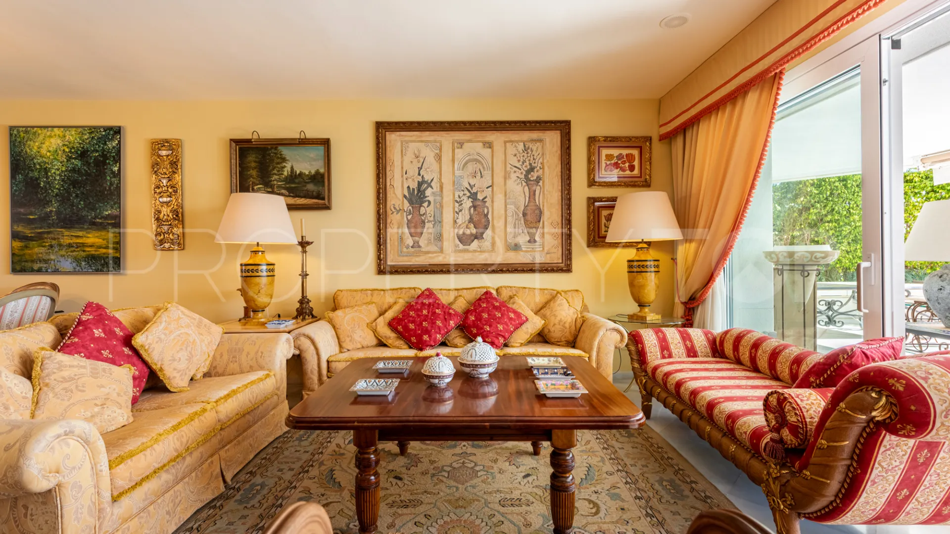 Apartamento planta baja en venta en Los Granados