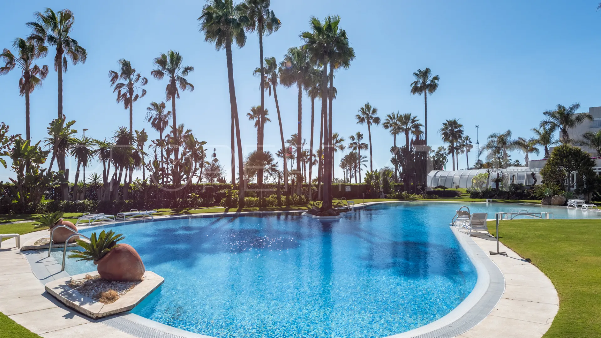 Apartamento planta baja en venta en Los Granados