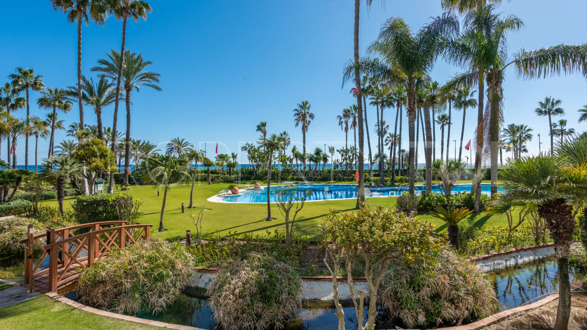 Apartamento planta baja en venta en Los Granados