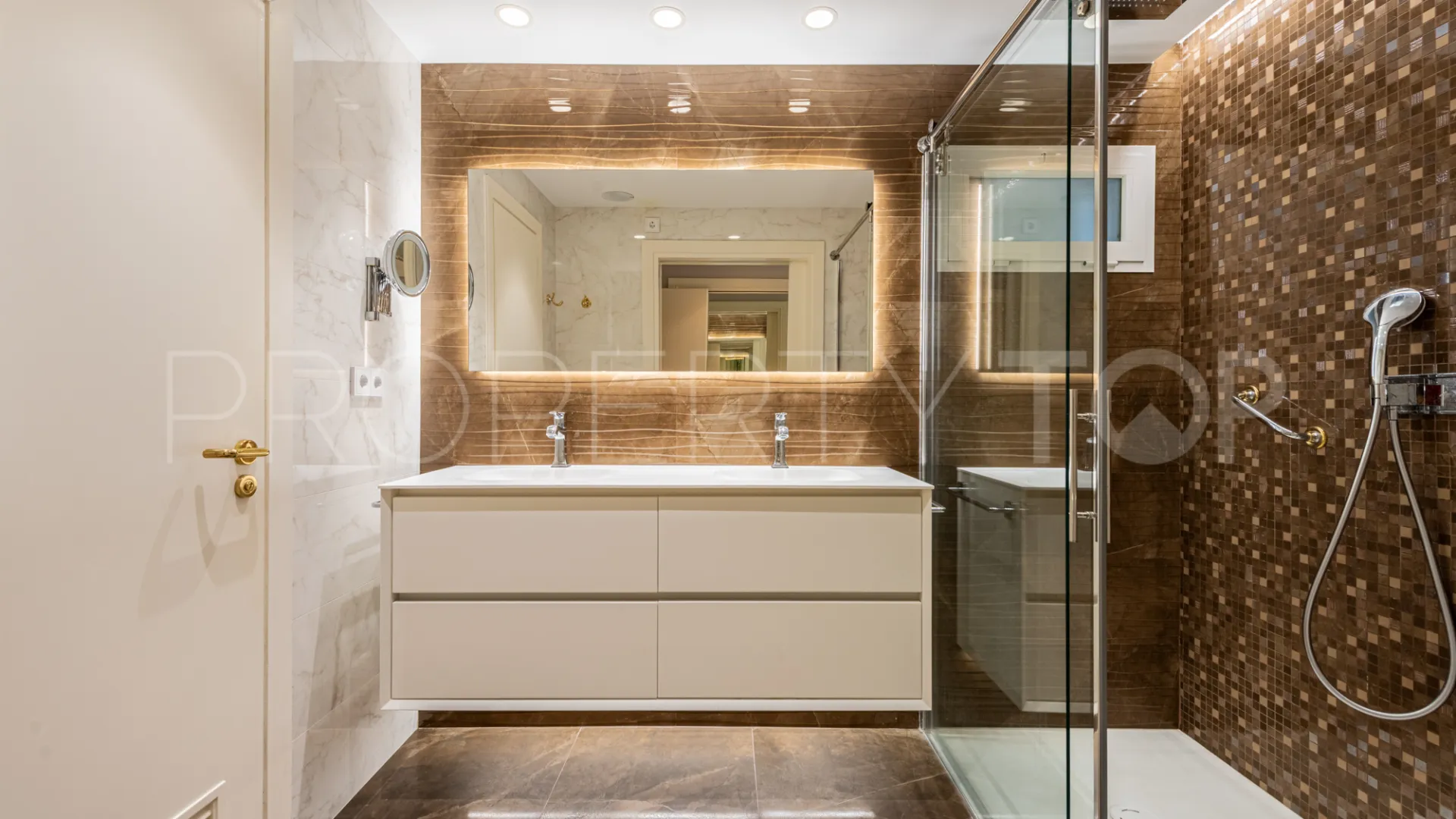 Apartamento planta baja en venta en Los Granados