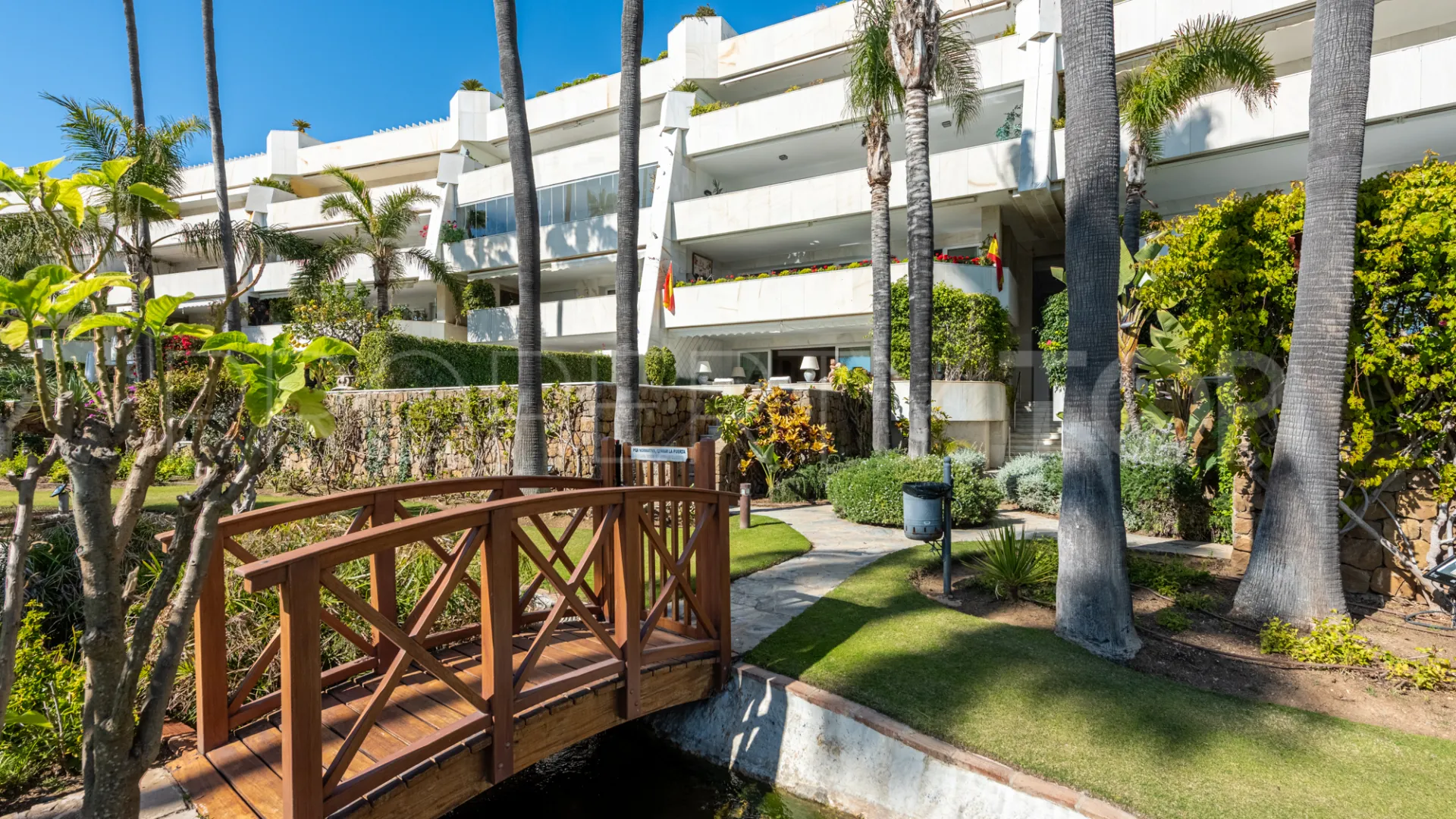 Apartamento planta baja en venta en Los Granados