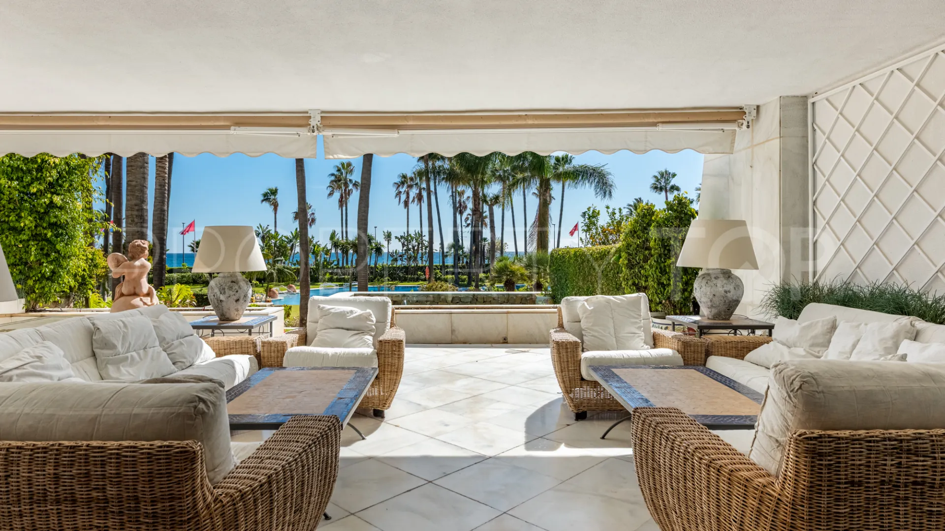 Apartamento planta baja en venta en Los Granados
