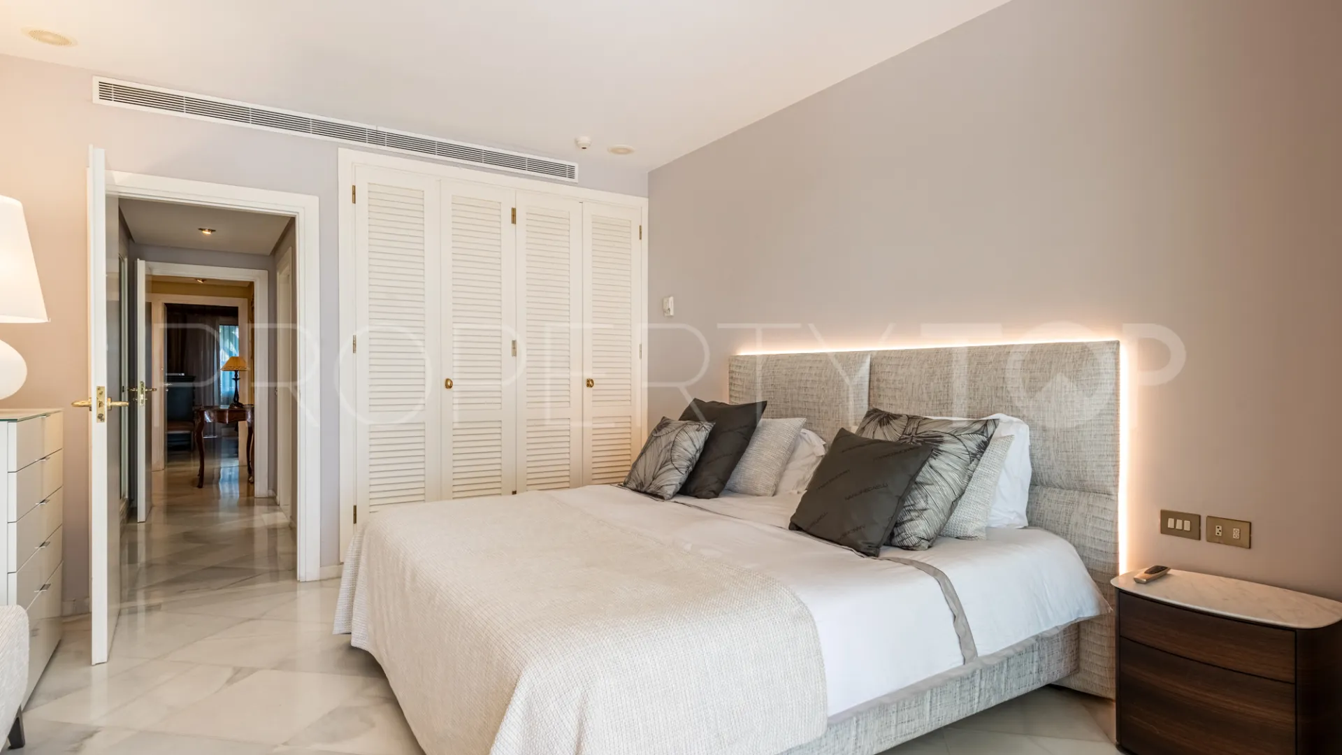 Apartamento planta baja en venta en Los Granados