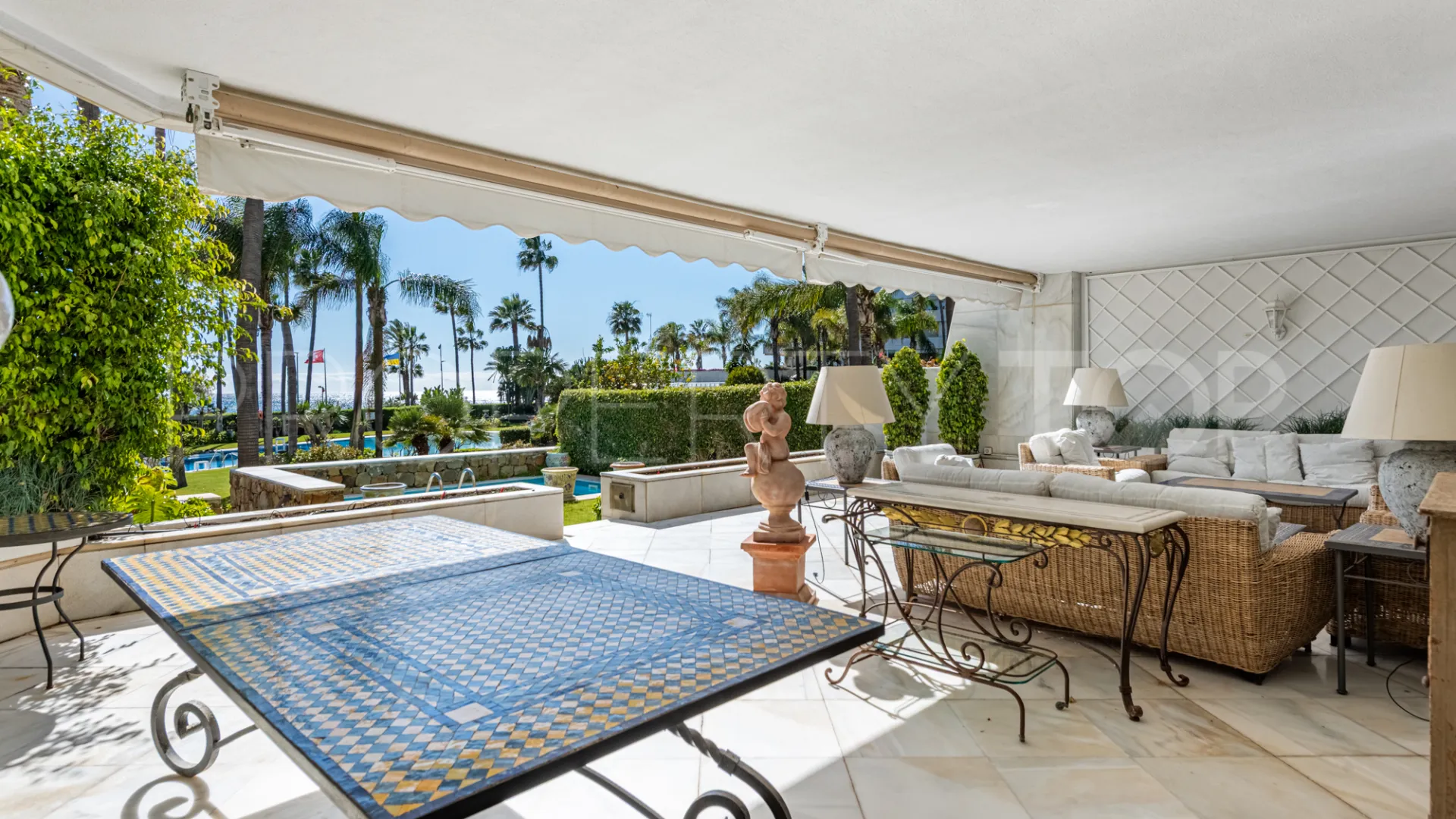 Apartamento planta baja en venta en Los Granados