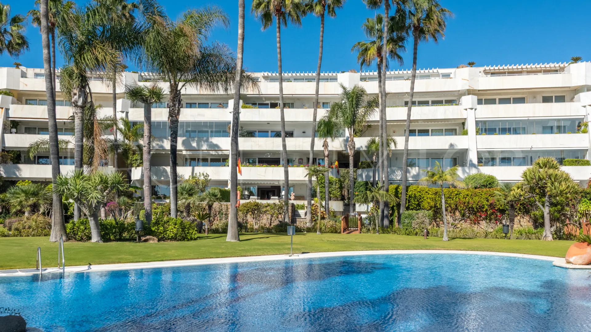 Apartamento planta baja en venta en Los Granados