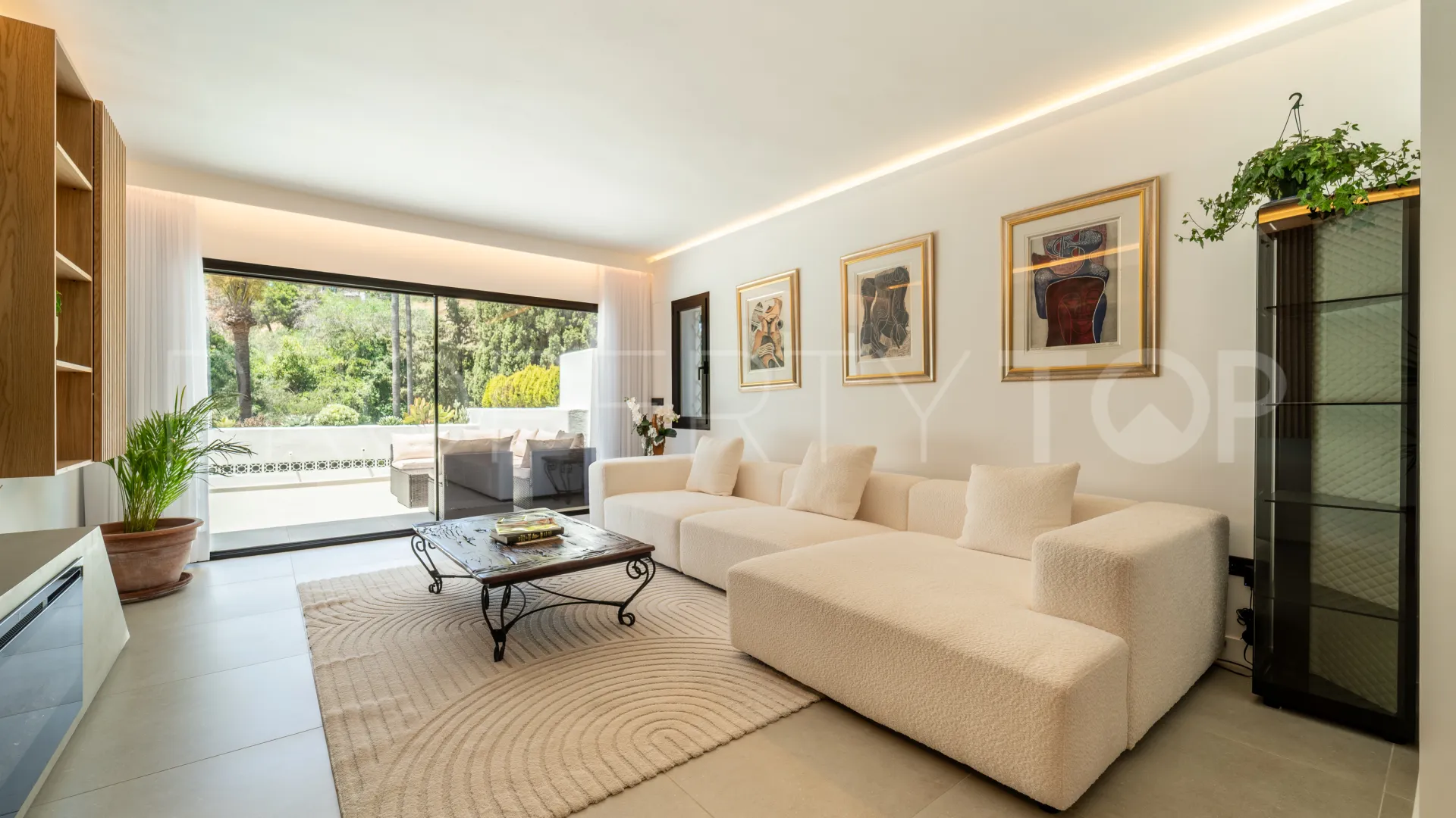 Apartamento en venta en Kings Hills