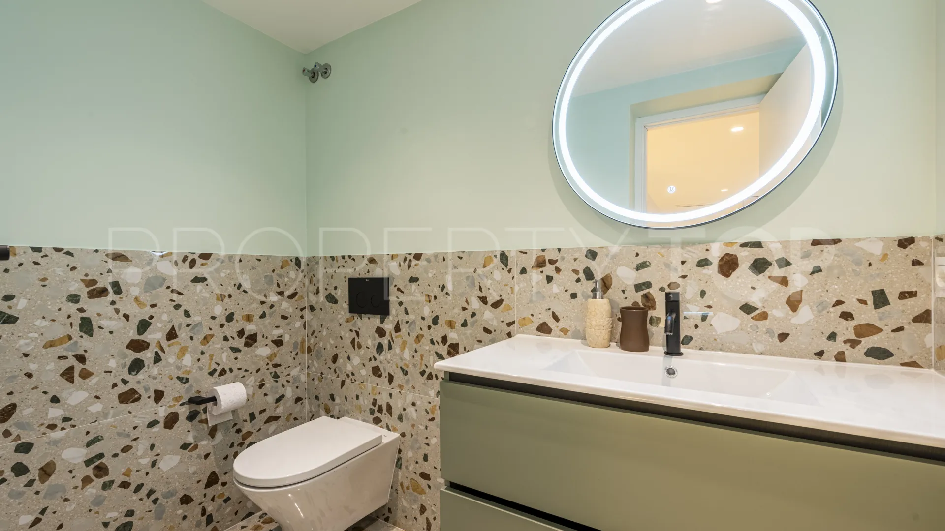 Apartamento en venta en Kings Hills