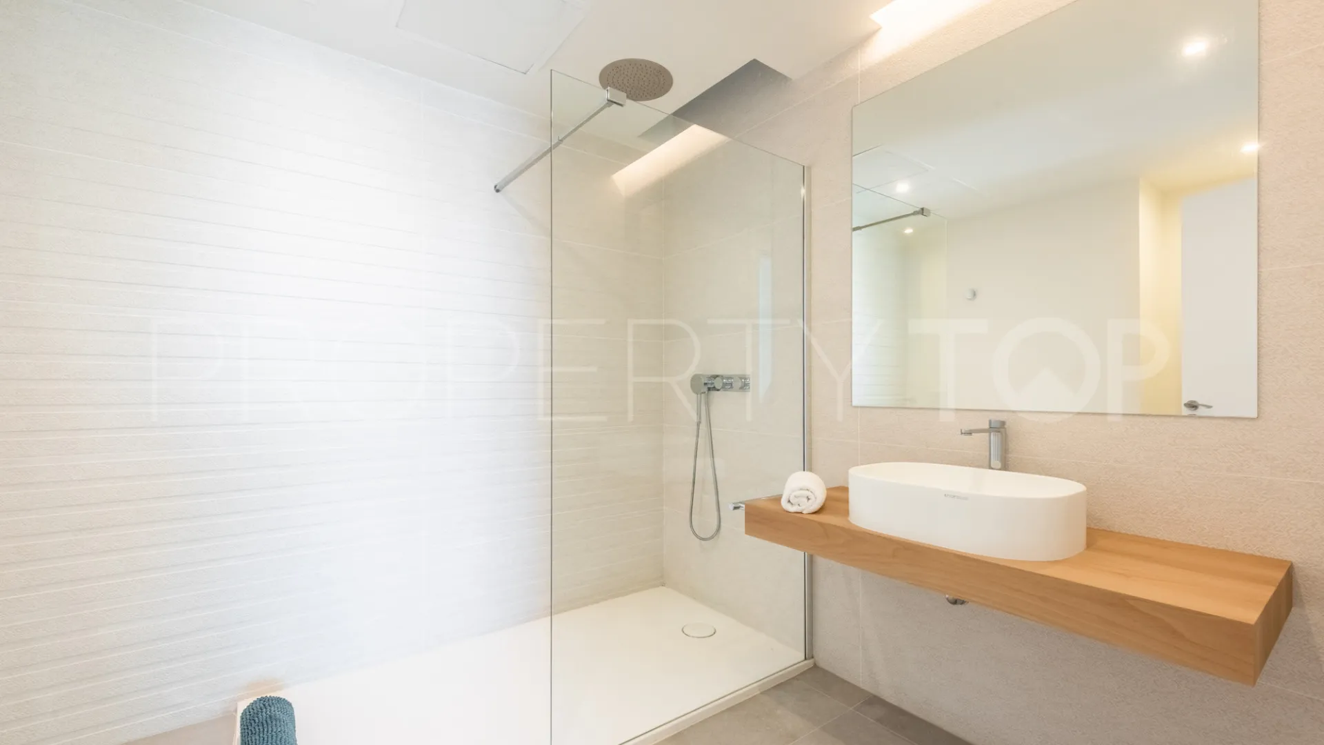 Town house for sale in The Cape