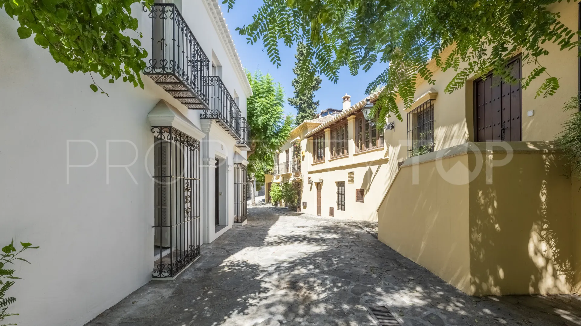 Se vende adosado en Lomas Pueblo