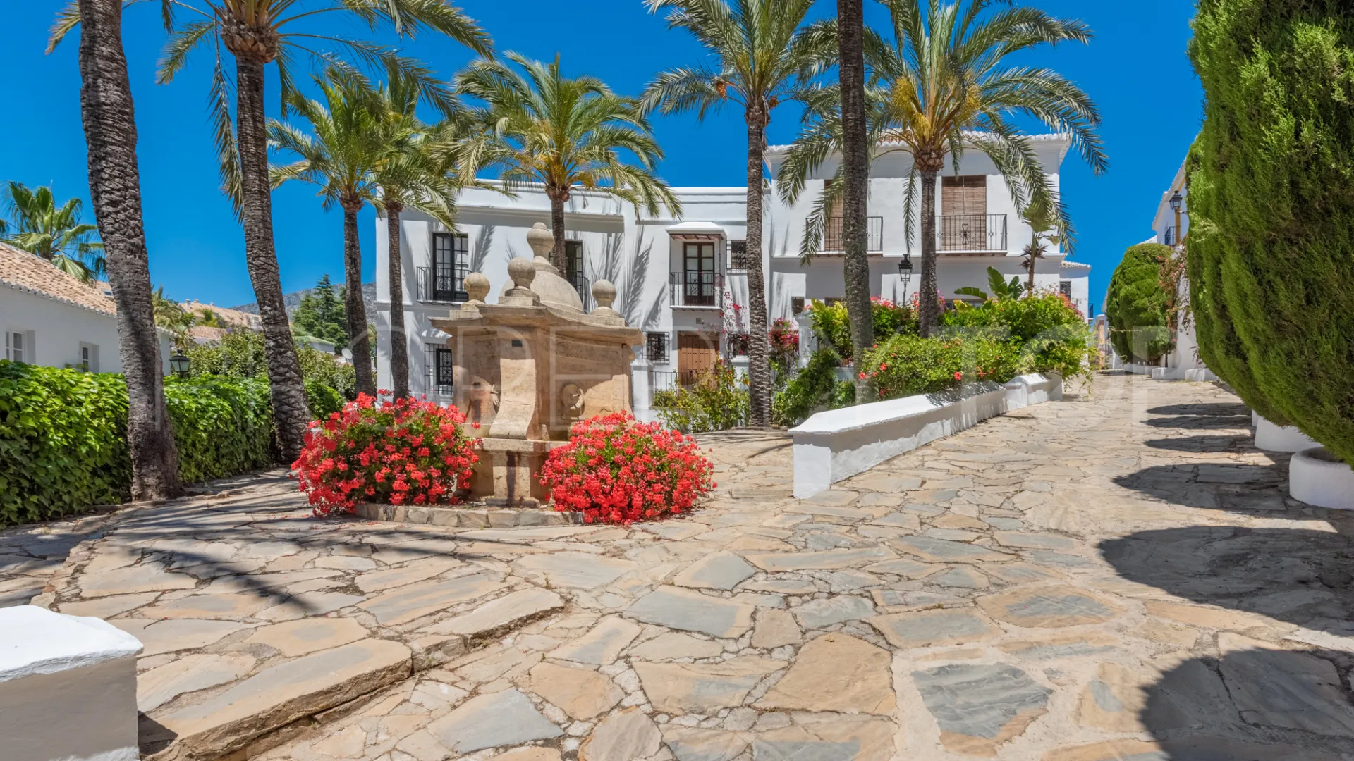 Se vende adosado en Lomas Pueblo