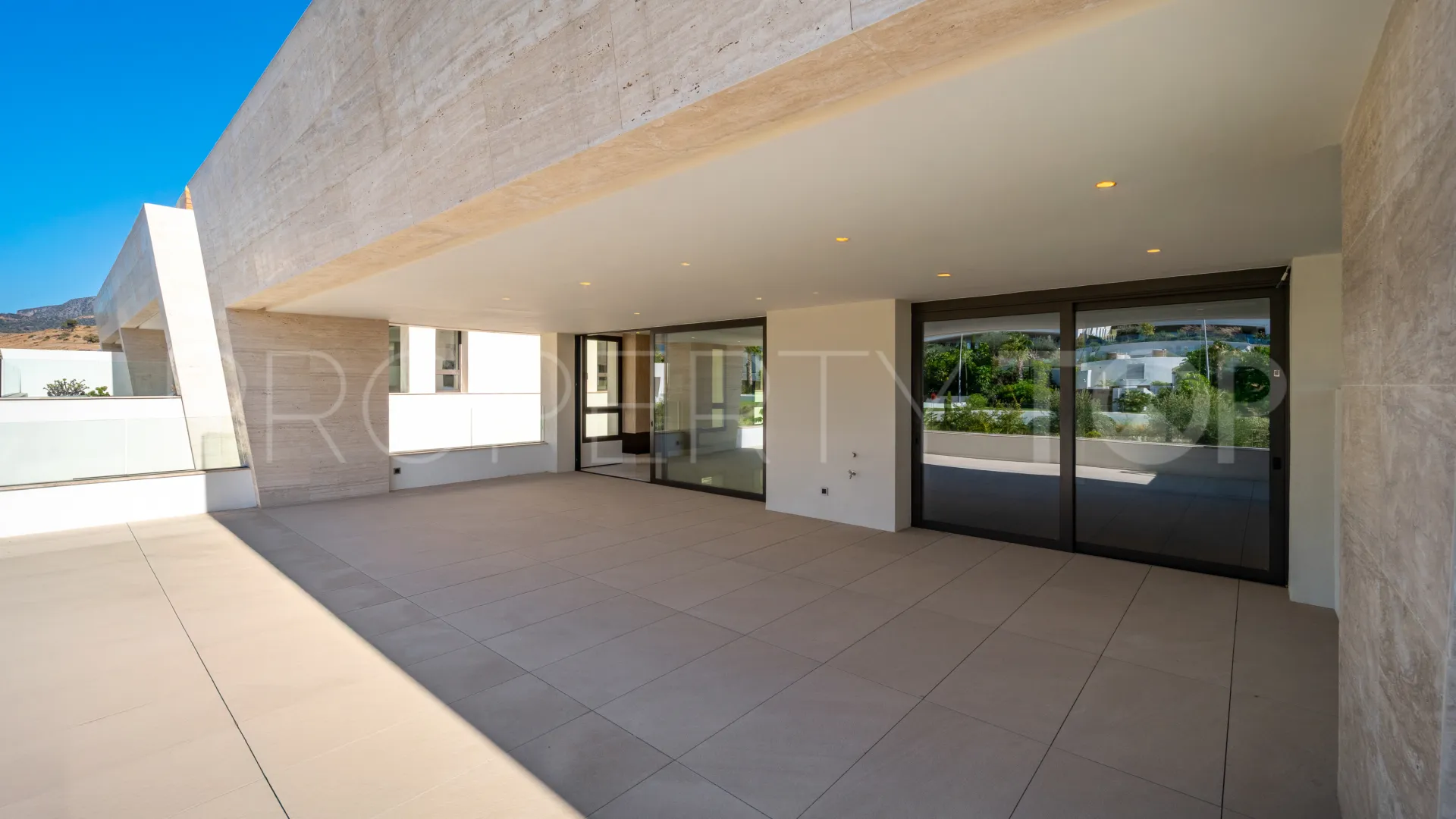 For sale duplex penthouse in Epic Marbella