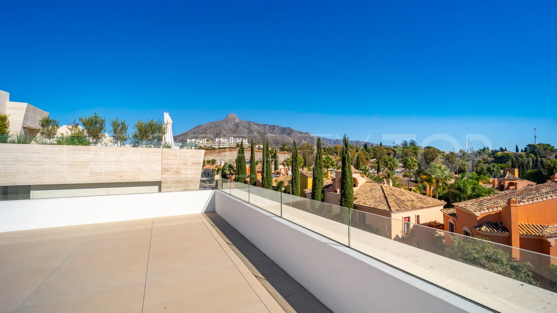 For sale duplex penthouse in Epic Marbella