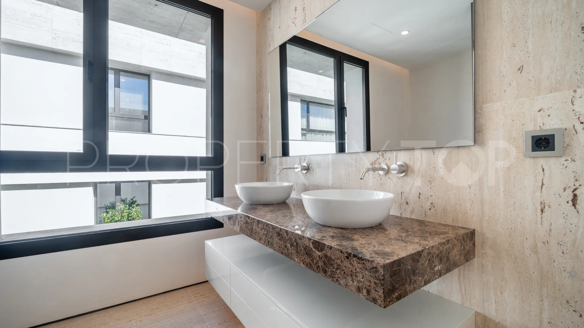 For sale duplex penthouse in Epic Marbella