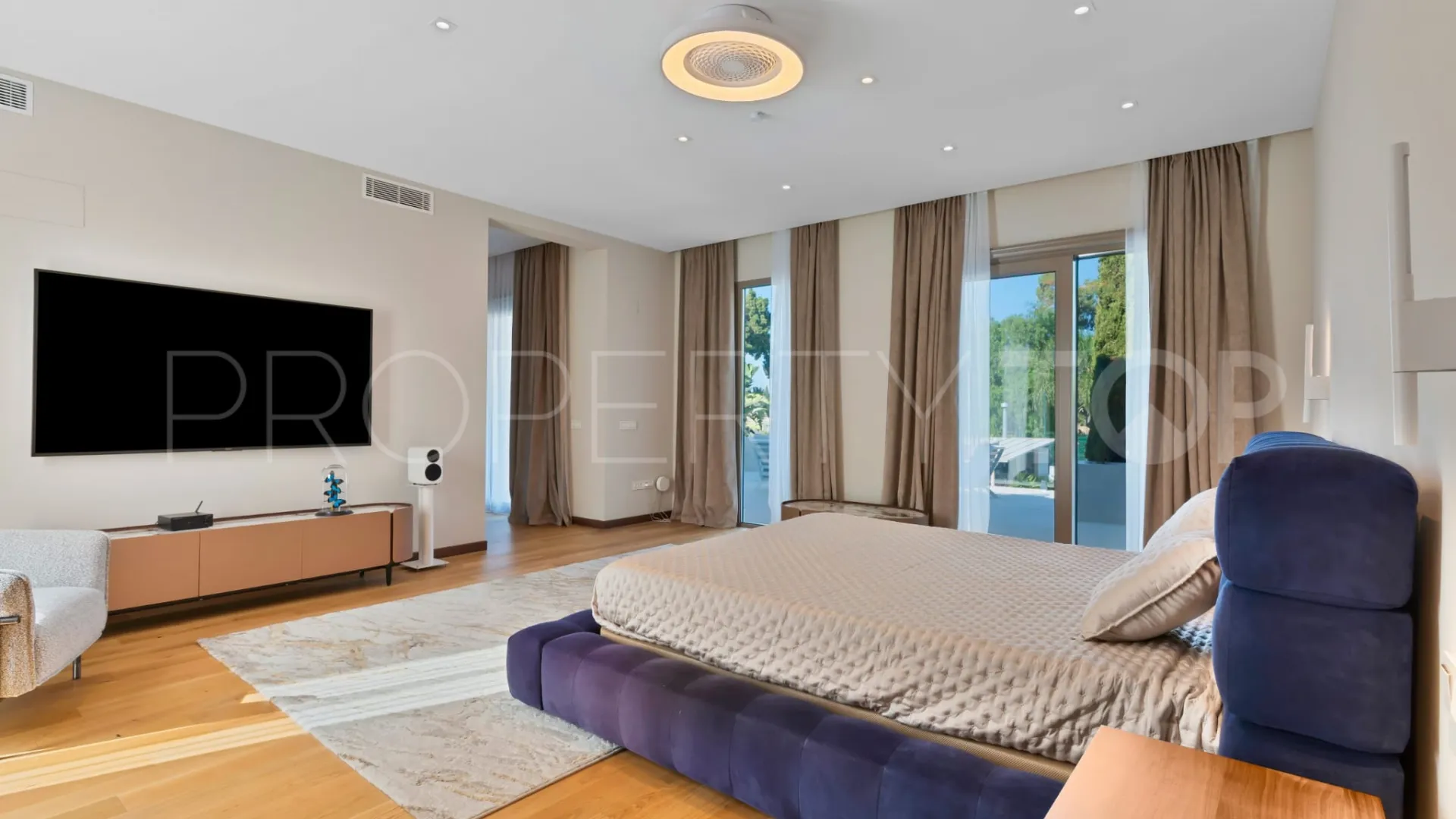 Se vende villa en Guadalmina Baja de 6 dormitorios