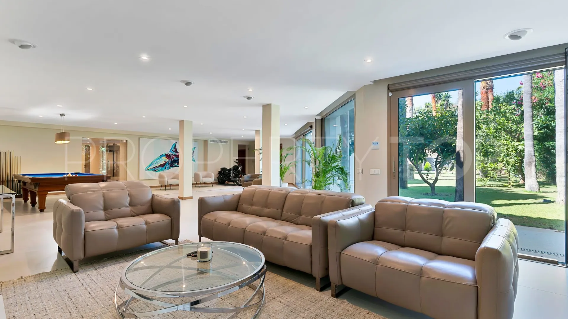 Se vende villa en Guadalmina Baja de 6 dormitorios