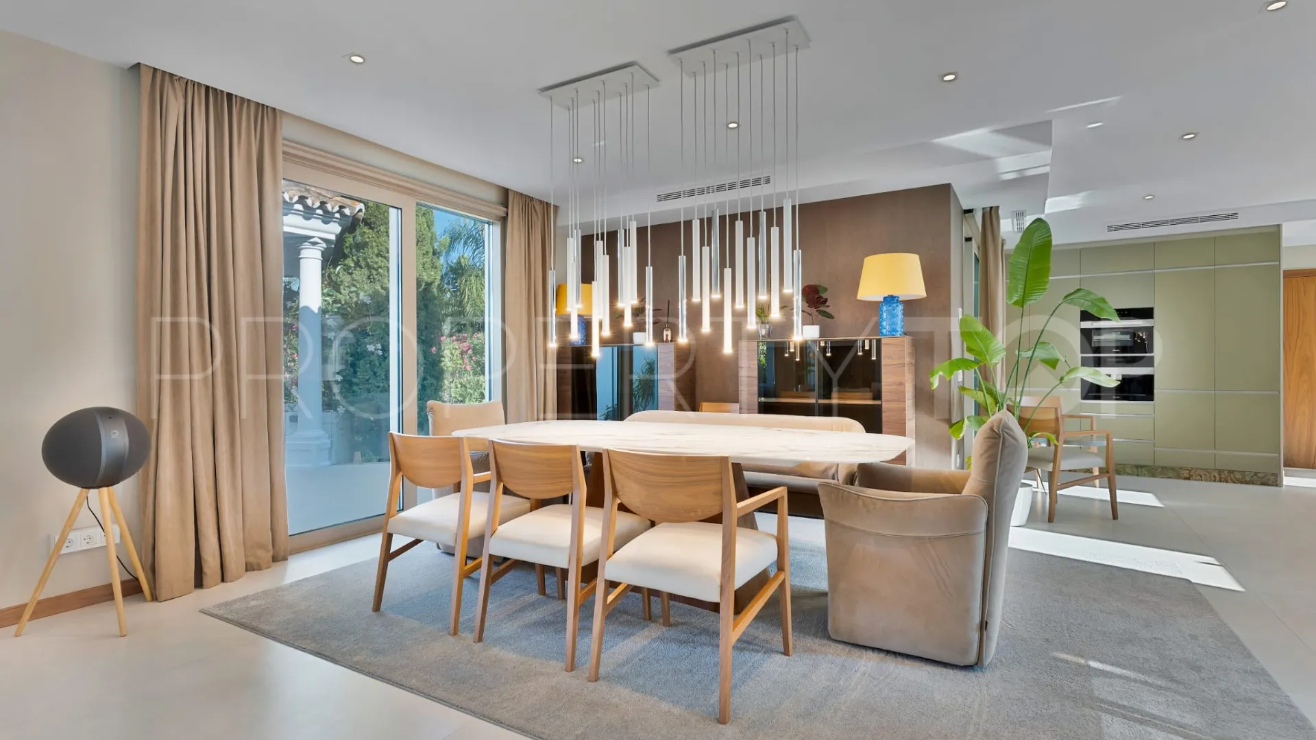Se vende villa en Guadalmina Baja de 6 dormitorios