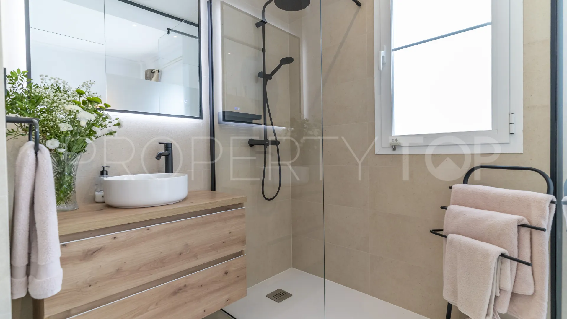For sale 4 bedrooms villa in Sierra Blanca Country Club