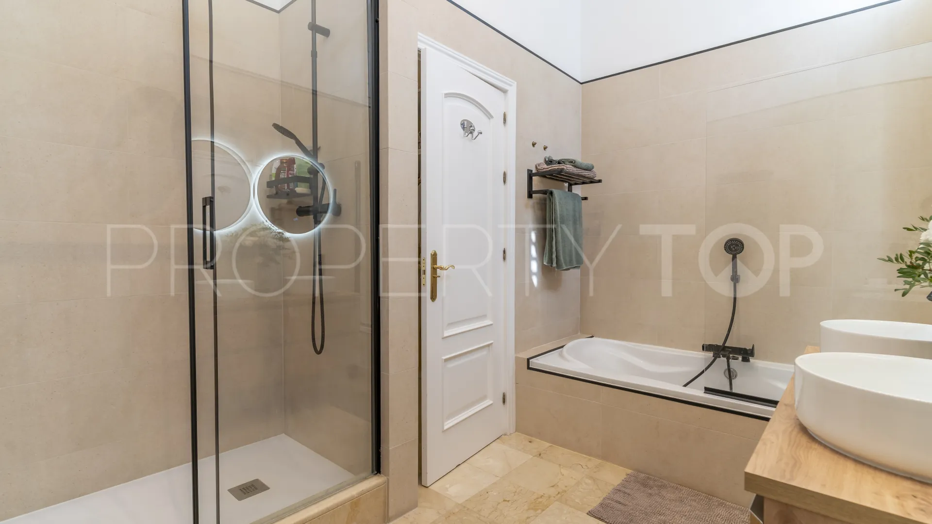 For sale 4 bedrooms villa in Sierra Blanca Country Club