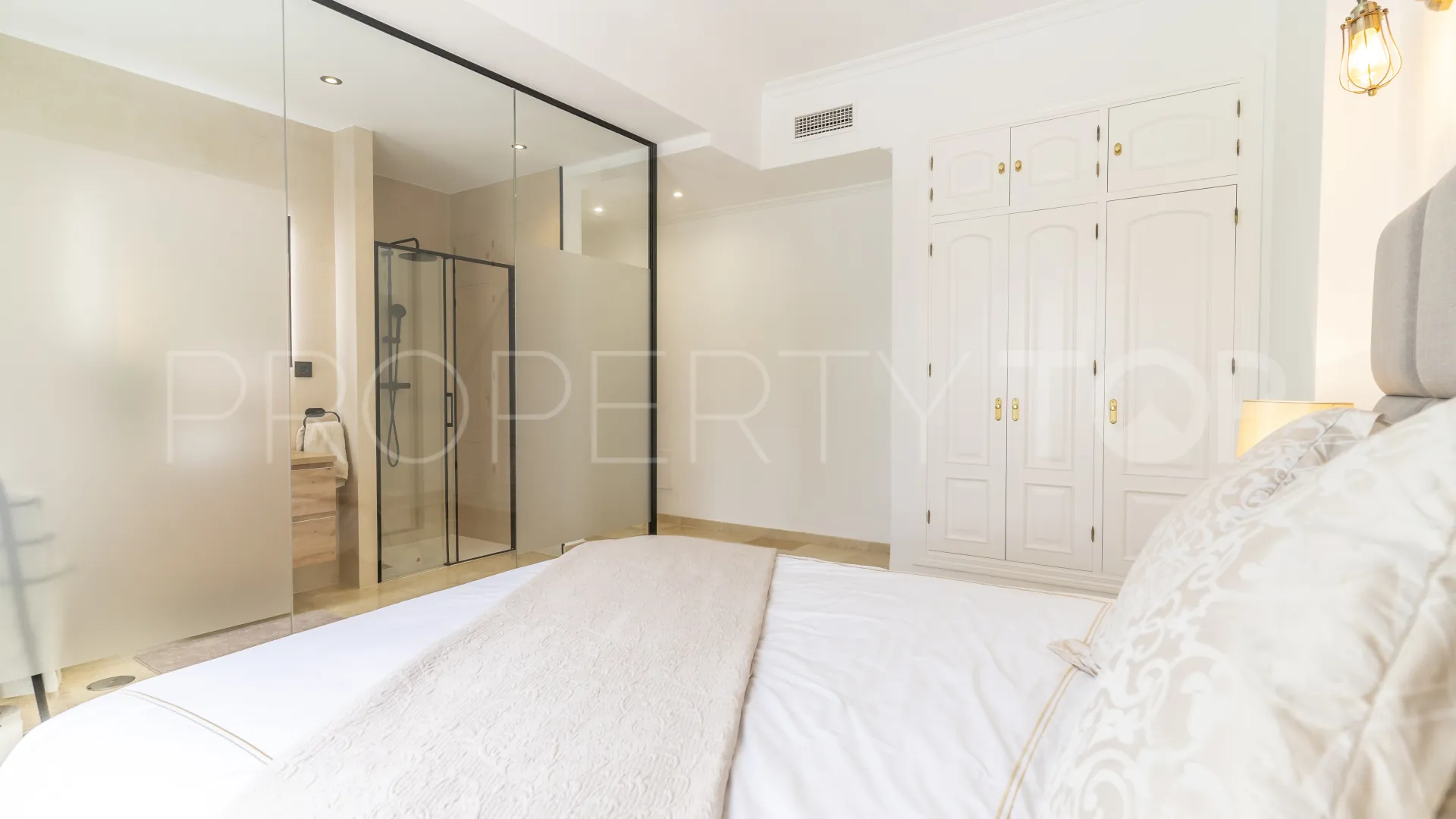 For sale 4 bedrooms villa in Sierra Blanca Country Club