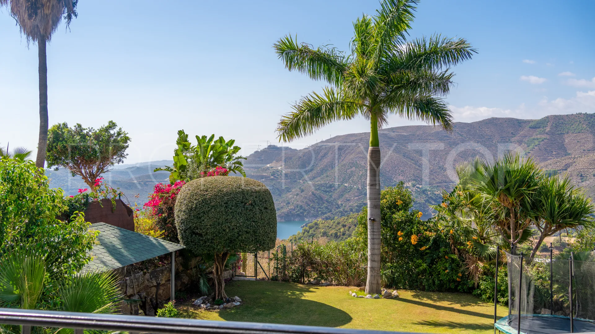 For sale 4 bedrooms villa in Sierra Blanca Country Club