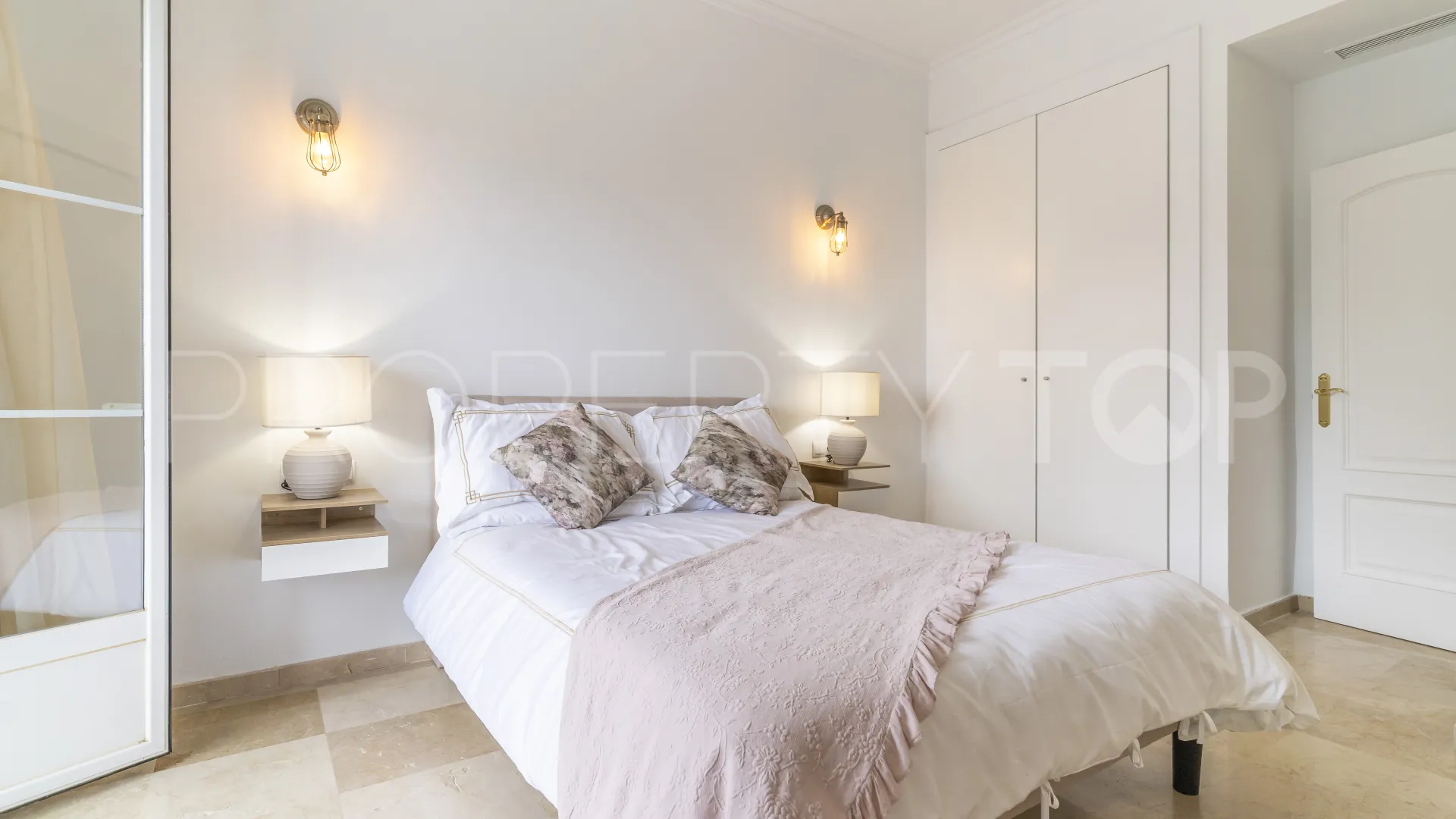 For sale 4 bedrooms villa in Sierra Blanca Country Club
